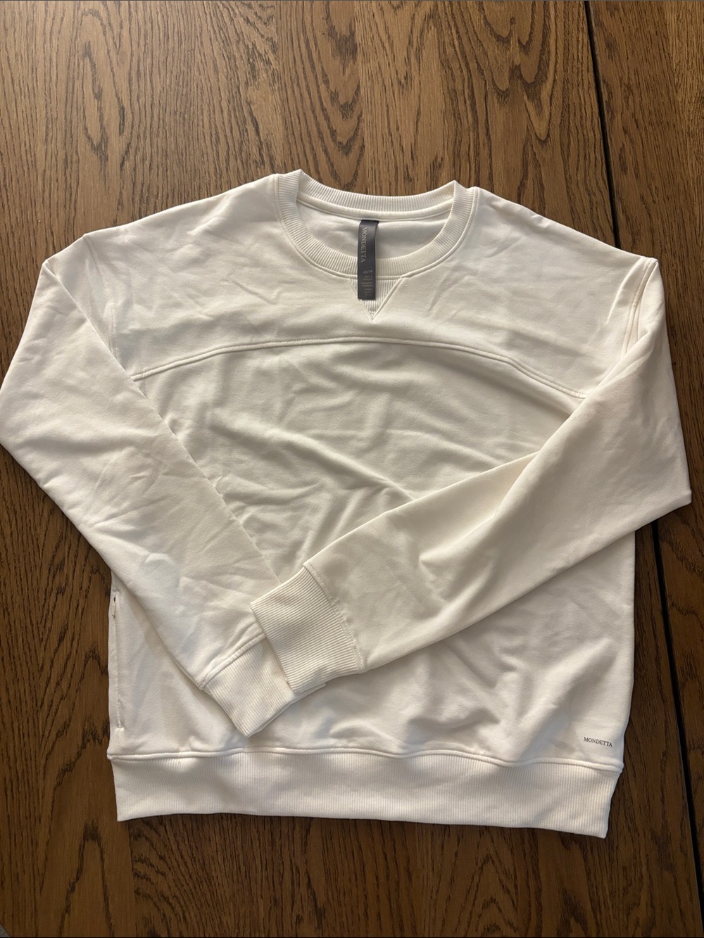 Woman’s White Crewneck Sweatshirt